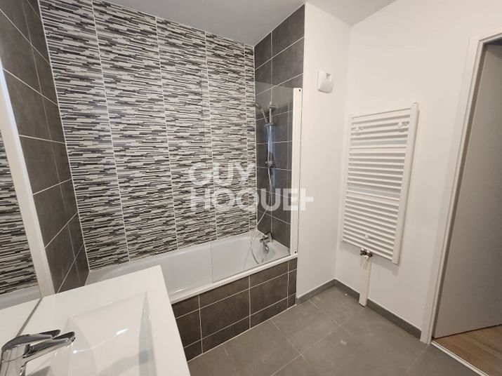Appartement a louer saint-jean-de-la-ruelle - 4 pièce(s) - 114 m2 - Surfyn