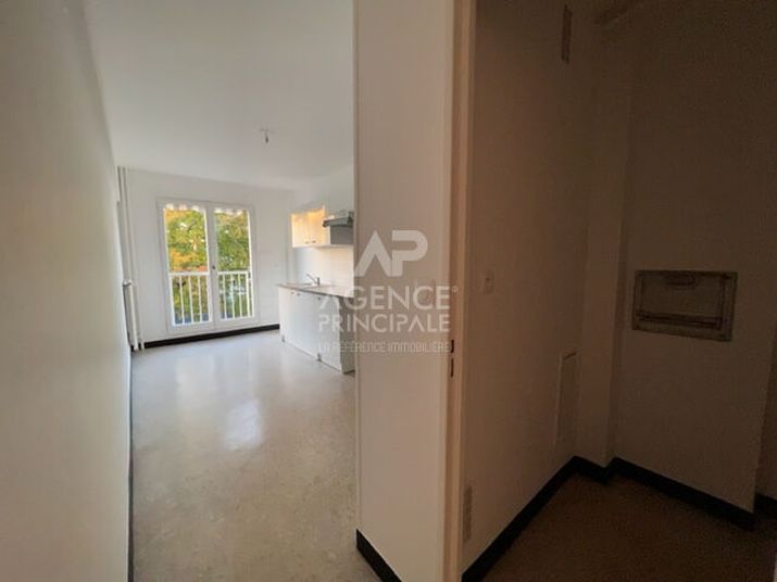 Appartement a louer versailles - 4 pièce(s) - 98 m2 - Surfyn