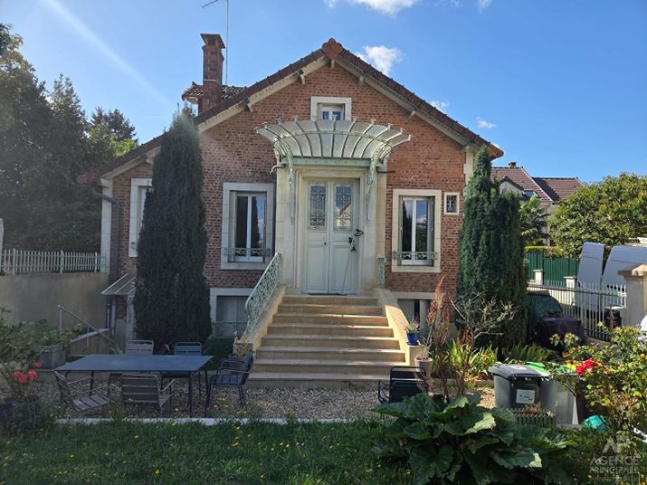 Maison a louer  - 6 pièce(s) - 165 m2 - Surfyn