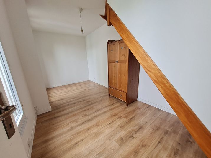 Maison a louer champigny-sur-marne - 9 pièce(s) - 174 m2 - Surfyn