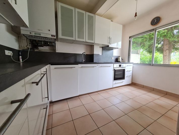 Maison a louer champigny-sur-marne - 9 pièce(s) - 174 m2 - Surfyn