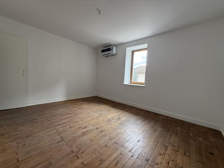 Maison a louer fontaine - 5 pièce(s) - 168 m2 - Surfyn