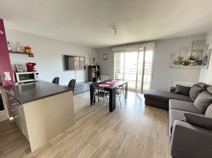 Appartement a louer  - 4 pièce(s) - 77 m2 - Surfyn