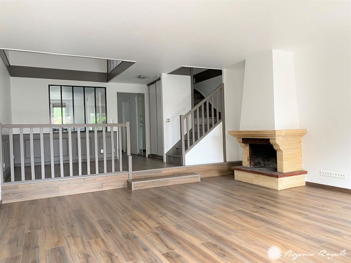 Maison a louer saint-germain-en-laye - 7 pièce(s) - 127 m2 - Surfyn