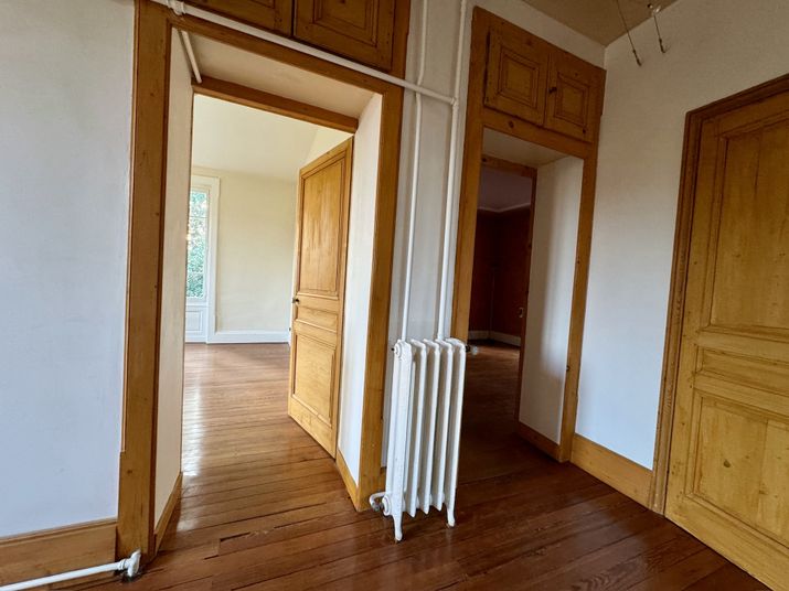 Maison a louer tassin-la-demi-lune - 9 pièce(s) - 181 m2 - Surfyn