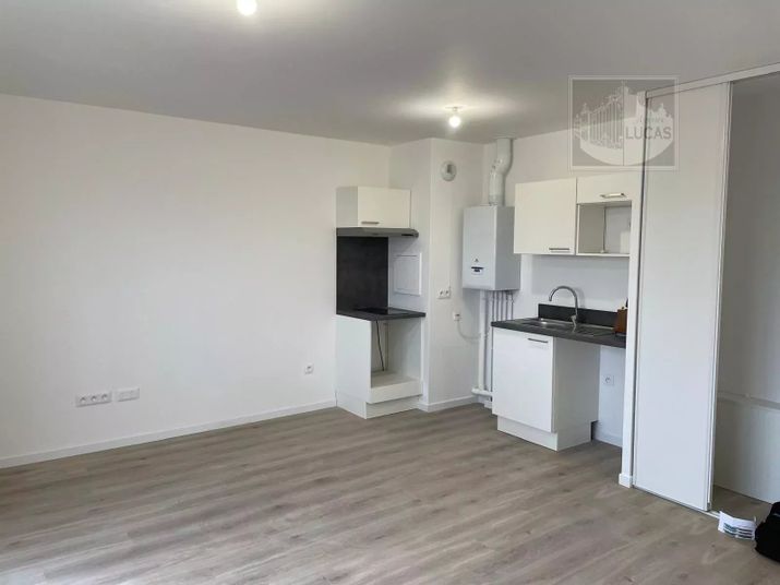 Appartement a louer combs-la-ville - 2 pièce(s) - 44 m2 - Surfyn