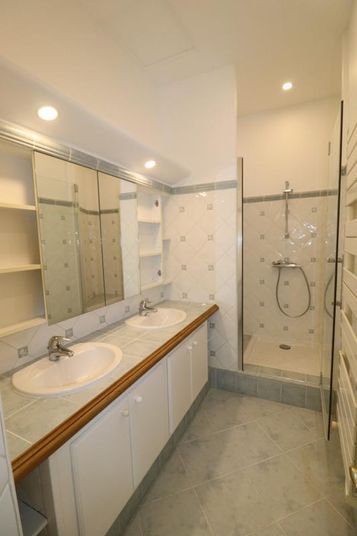 Maison a louer saint-germain-en-laye - 8 pièce(s) - 260 m2 - Surfyn