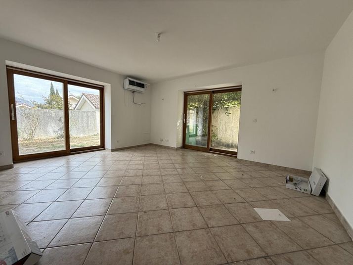 Maison a louer fontaine - 5 pièce(s) - 168 m2 - Surfyn