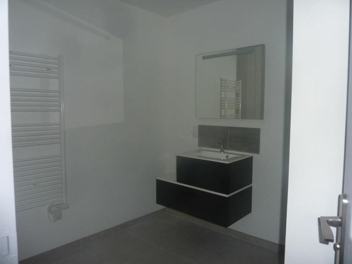 Appartement a louer  - 4 pièce(s) - 127 m2 - Surfyn