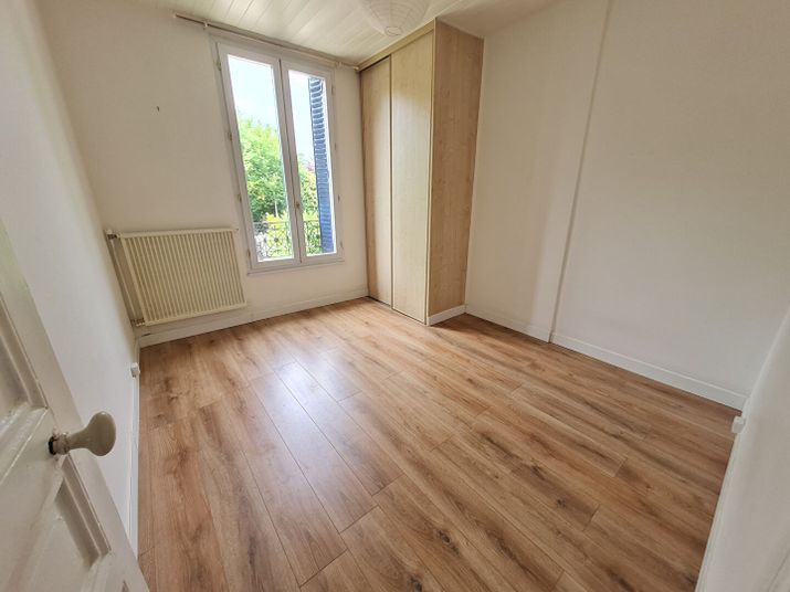 Maison a louer champigny-sur-marne - 9 pièce(s) - 174 m2 - Surfyn