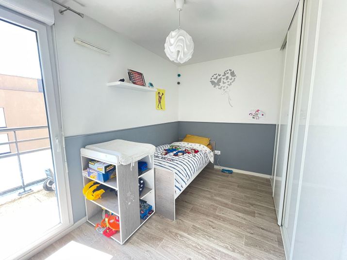 Appartement a louer  - 4 pièce(s) - 77 m2 - Surfyn