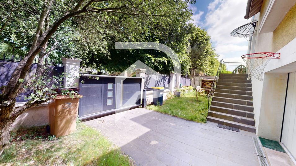 Maison a louer villemomble - 7 pièce(s) - 188 m2 - Surfyn