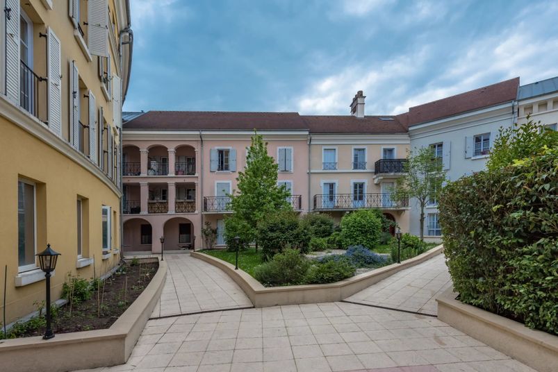 Appartement a louer  - 4 pièce(s) - 82 m2 - Surfyn