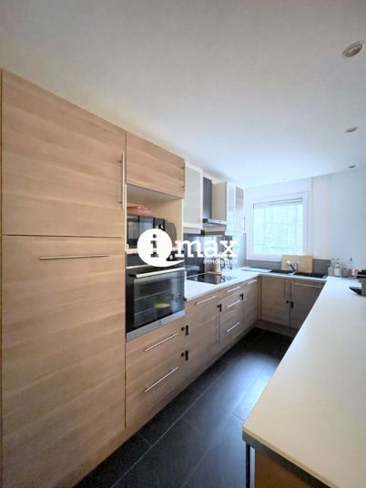 Appartement a louer courbevoie - 5 pièce(s) - 107 m2 - Surfyn
