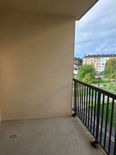 Appartement a louer lons-le-saunier - 2 pièce(s) - 53 m2 - Surfyn