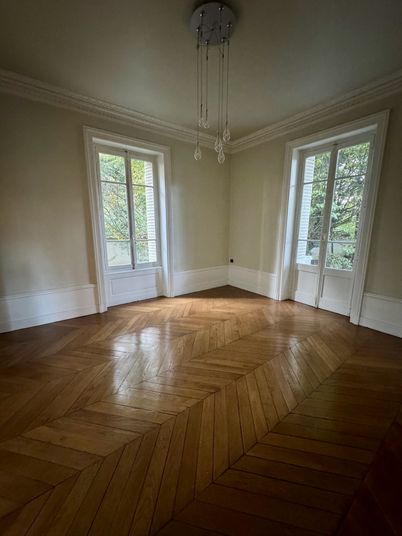 Maison a louer tassin-la-demi-lune - 9 pièce(s) - 181 m2 - Surfyn