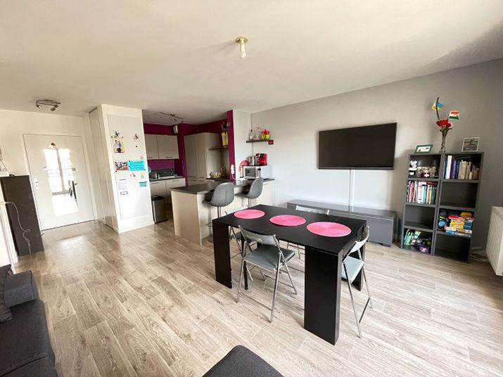 Appartement a louer  - 4 pièce(s) - 77 m2 - Surfyn