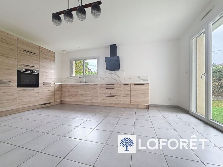 Maison a louer bourgoin-jallieu - 5 pièce(s) - 129 m2 - Surfyn