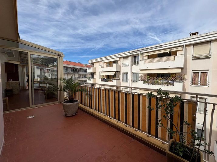 Appartement a louer nice - 4 pièce(s) - 86 m2 - Surfyn