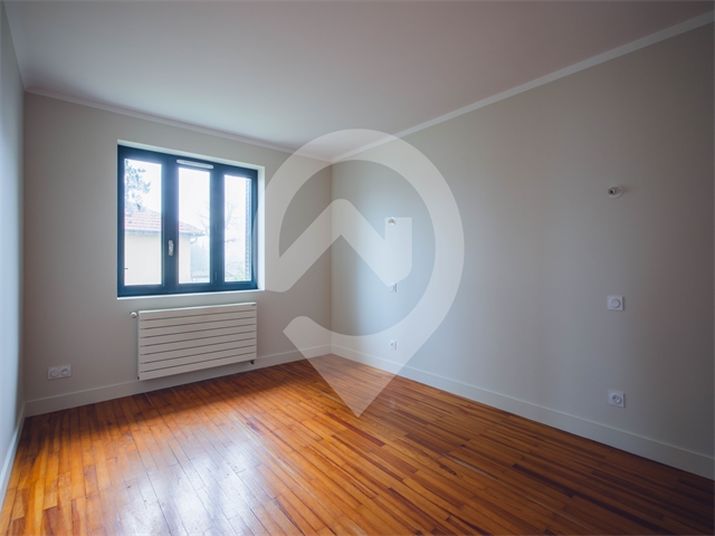 Maison a louer bourg-en-bresse - 4 pièce(s) - 144 m2 - Surfyn