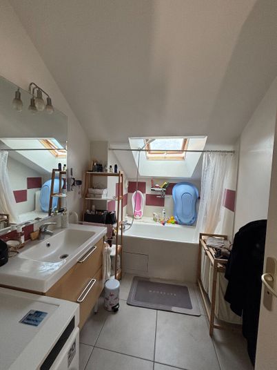 Appartement a louer  - 3 pièce(s) - 60 m2 - Surfyn