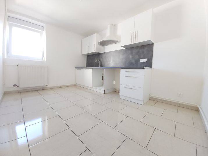 Appartement a louer reims - 5 pièce(s) - 75 m2 - Surfyn