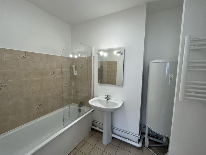 Appartement a louer  - 2 pièce(s) - 49 m2 - Surfyn