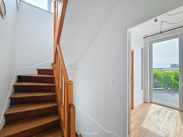 Maison a louer suresnes - 8 pièce(s) - 144 m2 - Surfyn