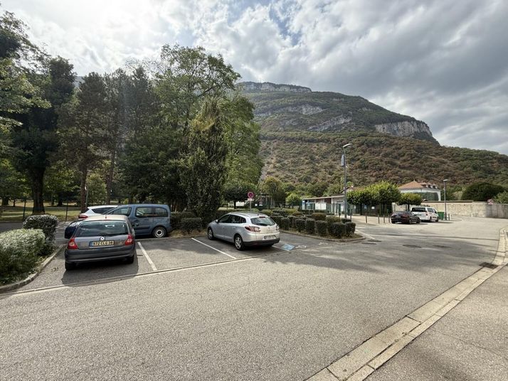 Maison a louer fontaine - 5 pièce(s) - 168 m2 - Surfyn