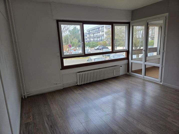 Appartement 4 pièce(s) 77 m²à louer Longjumeau