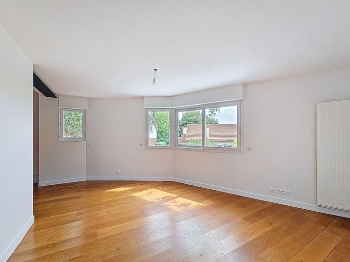 Maison a louer suresnes - 8 pièce(s) - 144 m2 - Surfyn