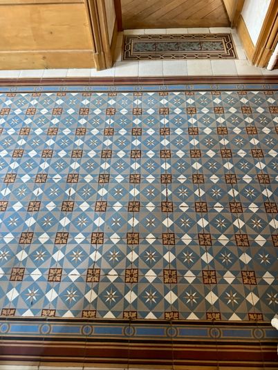 Maison a louer tassin-la-demi-lune - 9 pièce(s) - 181 m2 - Surfyn