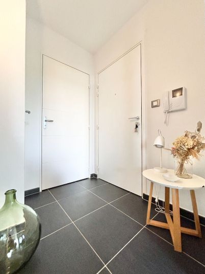 Appartement a louer tassin-la-demi-lune - 2 pièce(s) - 51 m2 - Surfyn