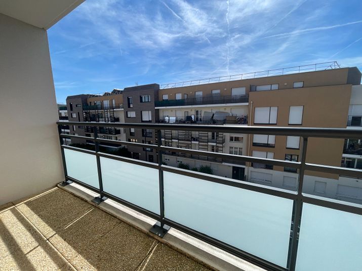Appartement a louer  - 4 pièce(s) - 77 m2 - Surfyn