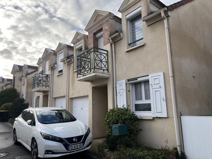 Maison a louer champs-sur-marne - 5 pièce(s) - 100 m2 - Surfyn