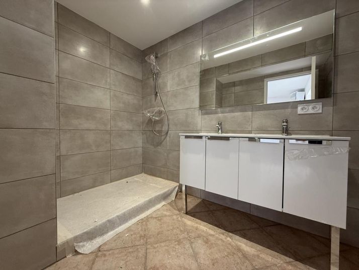 Maison a louer fontaine - 5 pièce(s) - 168 m2 - Surfyn