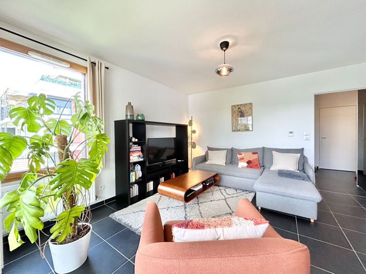 Appartement a louer tassin-la-demi-lune - 2 pièce(s) - 51 m2 - Surfyn