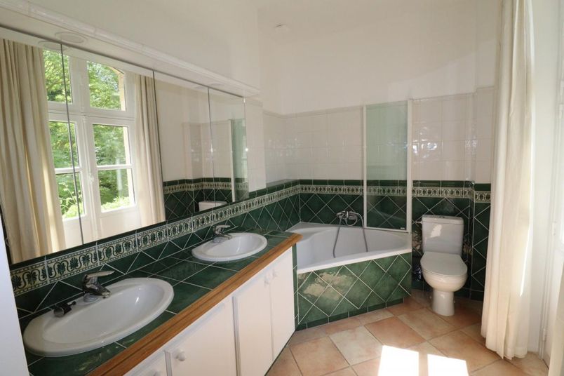 Maison a louer versailles - 8 pièce(s) - 232 m2 - Surfyn