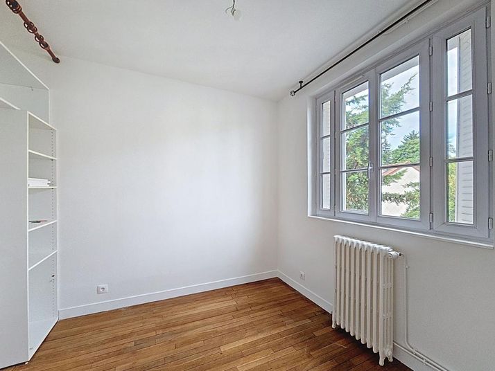 Maison a louer suresnes - 8 pièce(s) - 144 m2 - Surfyn