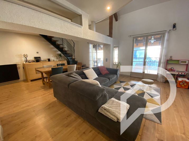 Appartement 5 pièce(s) 134 m²à louer Dole