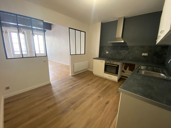 Appartement a louer lons-le-saunier - 2 pièce(s) - 89 m2 - Surfyn