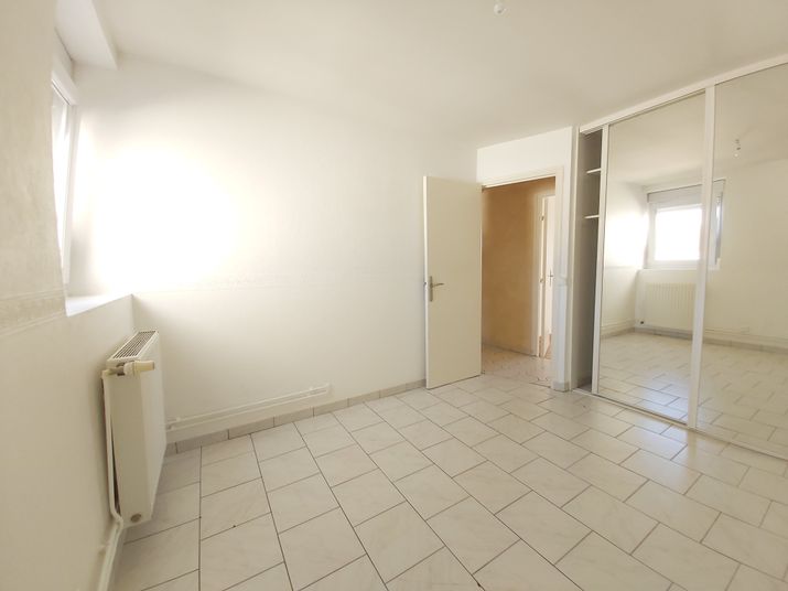 Appartement a louer reims - 5 pièce(s) - 75 m2 - Surfyn