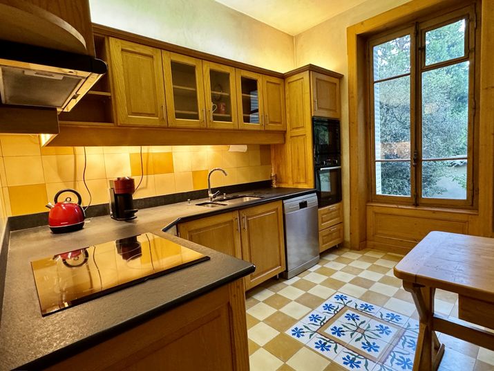 Maison a louer tassin-la-demi-lune - 9 pièce(s) - 181 m2 - Surfyn