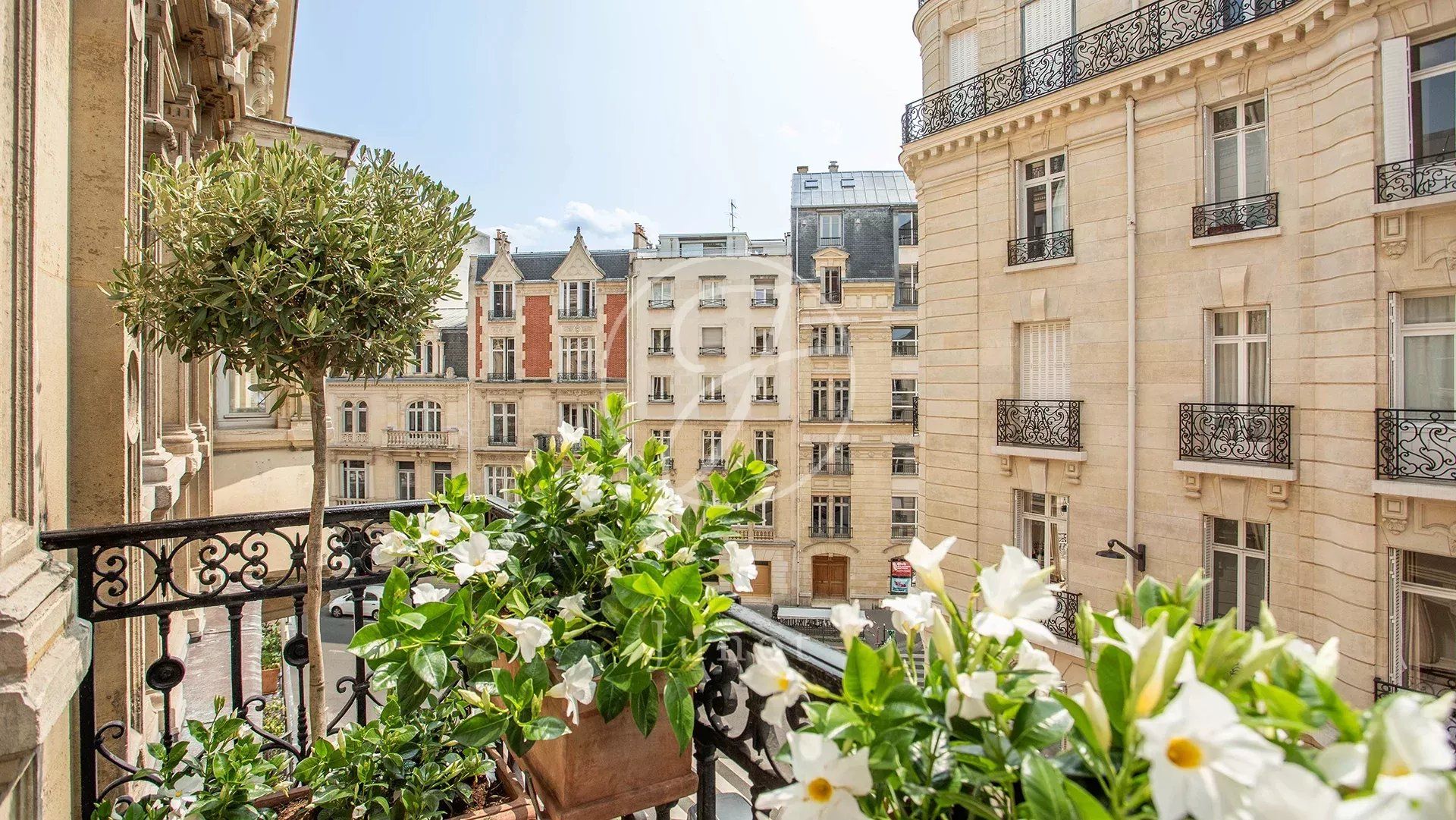 Prix m2 Rue Cardan - Paris 17ème (75017) en janvier 2026 | SeLoger