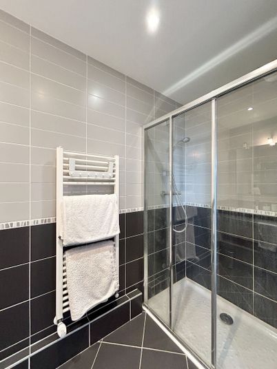 Appartement a louer tassin-la-demi-lune - 2 pièce(s) - 51 m2 - Surfyn