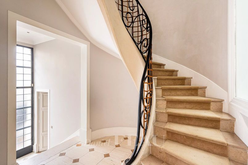 Maison a louer neuilly-sur-seine - 8 pièce(s) - 269 m2 - Surfyn