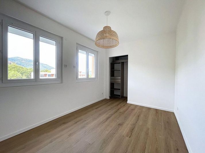 Appartement a louer ajaccio - 3 pièce(s) - 74 m2 - Surfyn